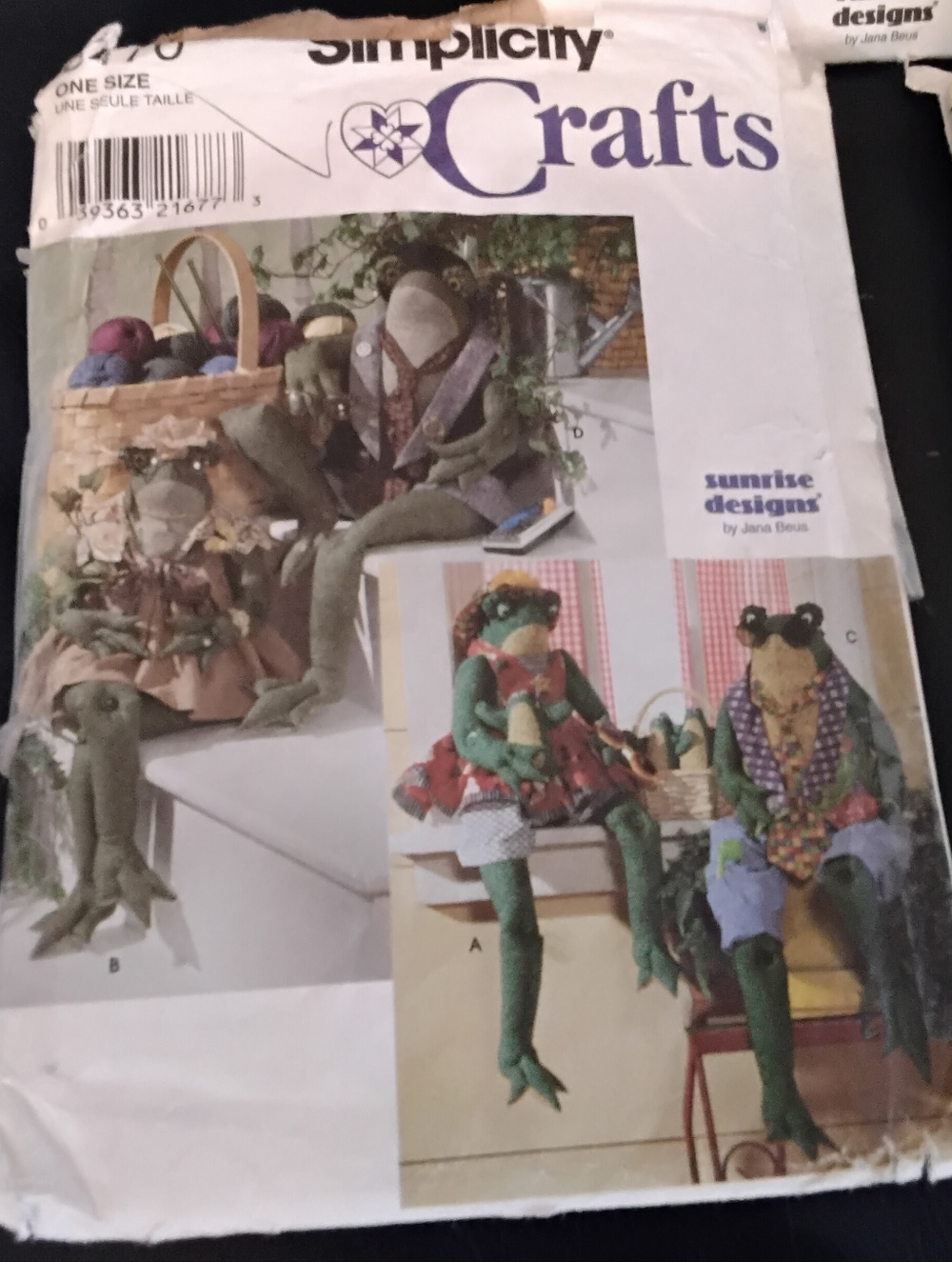 3941Craft Sewing Patterns - Simplicity & McCall's Crafts (Assorted Animal Dolls) - Picture 2 of 4